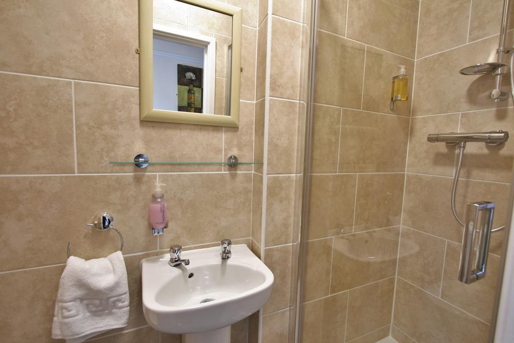Central Hotel Cheltenham By Roomsbooked Luaran gambar